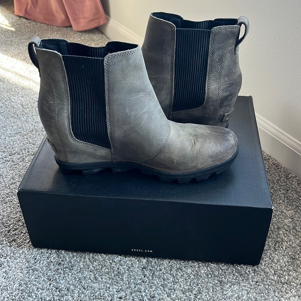 Sorel Joan of Arctic wedge II Chelsea boots